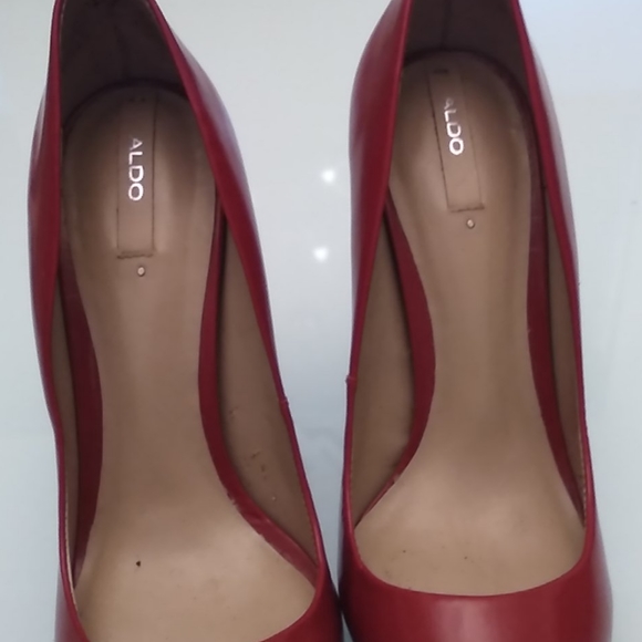 Shoes - Picture 5 of 5